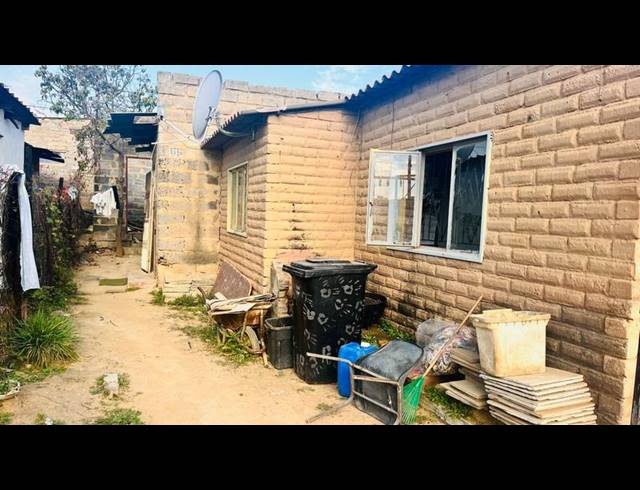 2 BEDROOM HOUSE FOR SALE IN COSMO CITY